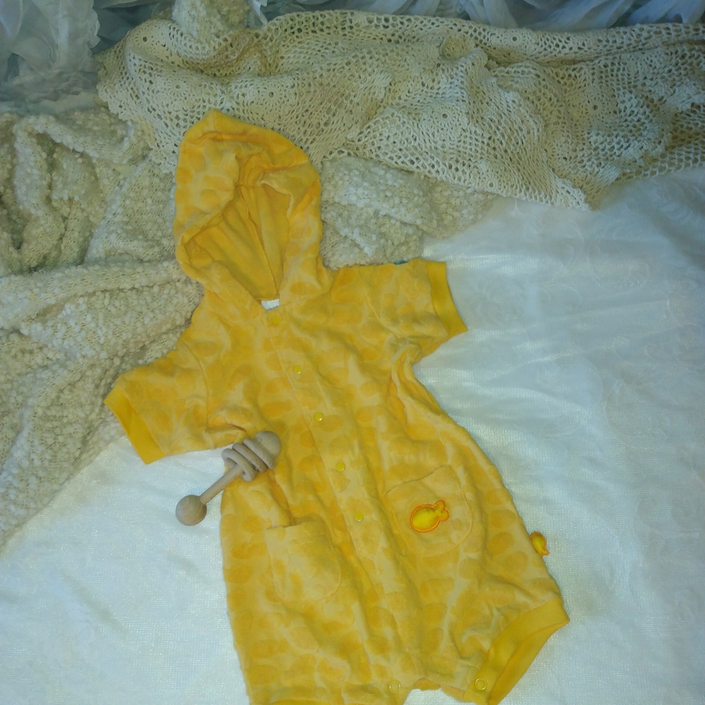 Vintage Carter's Yellow Hooded Kids One Piece - Picture 2 of 6